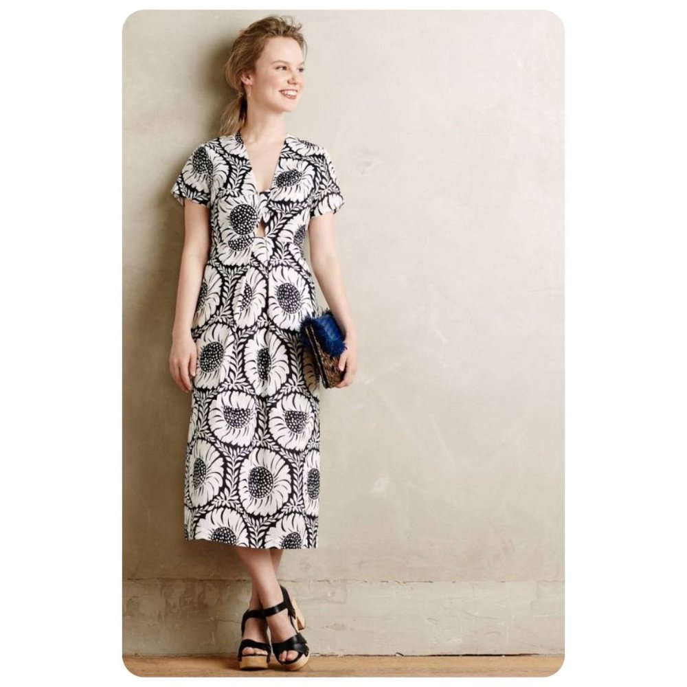Anthropologie Whit Two Helianthus Black White